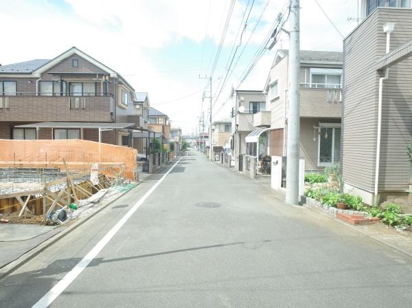 小平市小川町2丁目の新築一戸建の前面道路含む現地写真画像