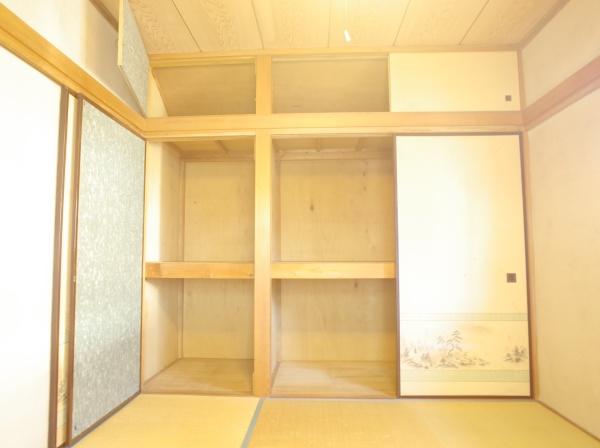 小平市栄町３丁目の中古一戸建の収納画像