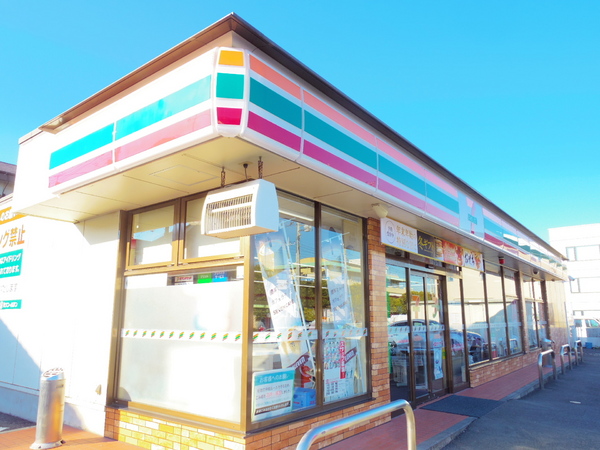 小平市回田町の新築一戸建のコンビニ画像
