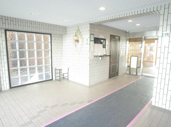 ライオンズマンション小平栄町のエントランス画像