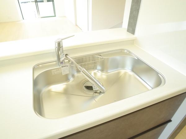 小平市小川東町５丁目の新築一戸建のキッチン画像