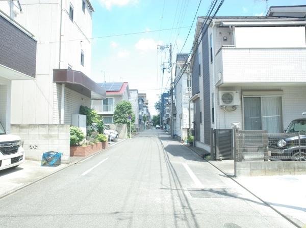 小平市小川東町５丁目の新築一戸建の前面道路含む現地写真画像