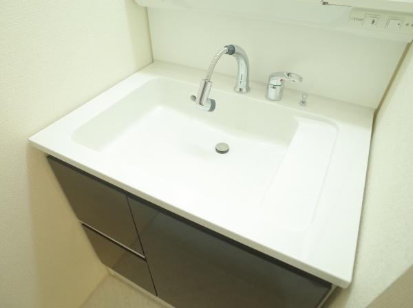 小平市小川西町２丁目の新築一戸建の洗面台・洗面所画像