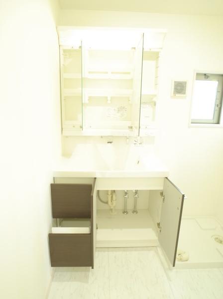 小平市小川町1丁目の中古一戸建の洗面台・洗面所画像