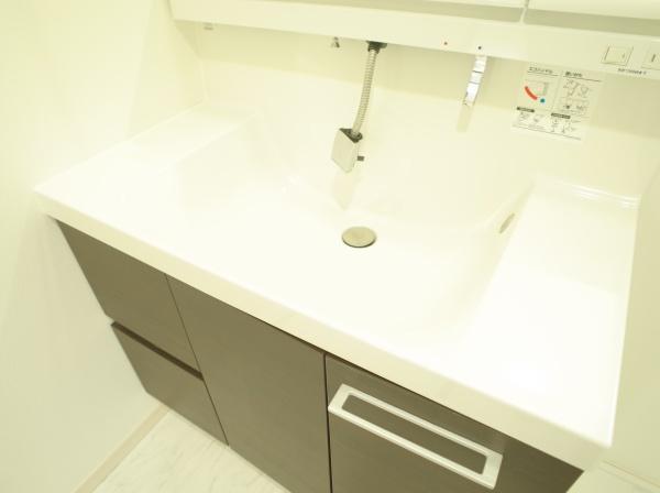 小平市小川町1丁目の中古一戸建の洗面台・洗面所画像