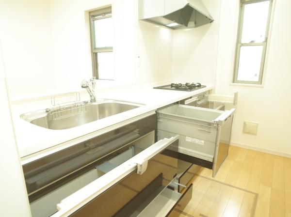 小平市小川町1丁目の中古一戸建のキッチン画像