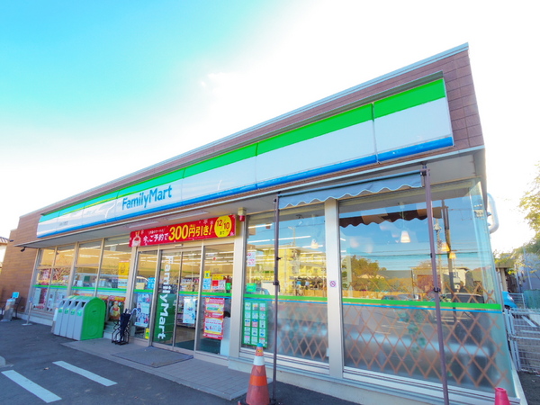 小平市小川町1丁目の新築一戸建のコンビニ画像