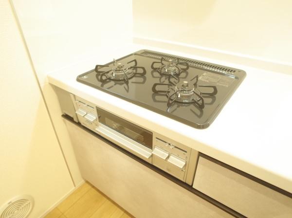 小平市学園東町の新築一戸建のキッチン画像