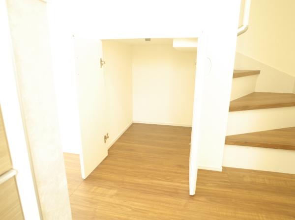 小平市学園東町の新築一戸建の収納画像