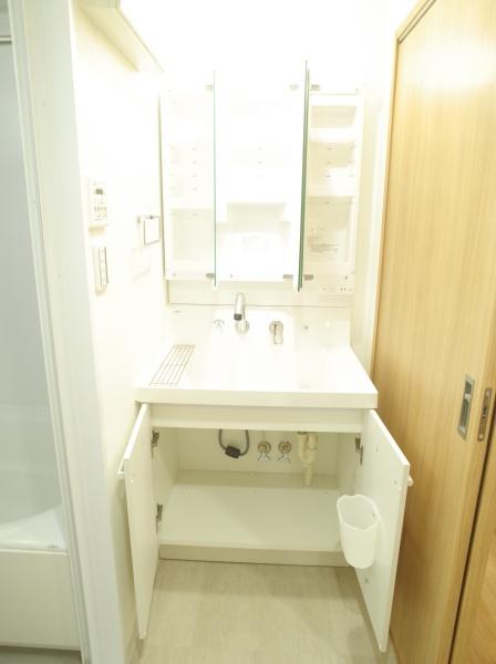 ウイングヒルズ一橋学園 南西角部屋!の洗面台・洗面所画像