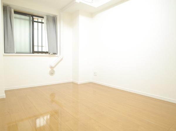 ウイングヒルズ一橋学園 南西角部屋!の洋室画像