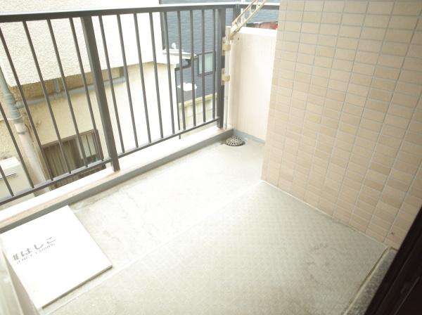 ウイングヒルズ一橋学園 南西角部屋!のバルコニー画像