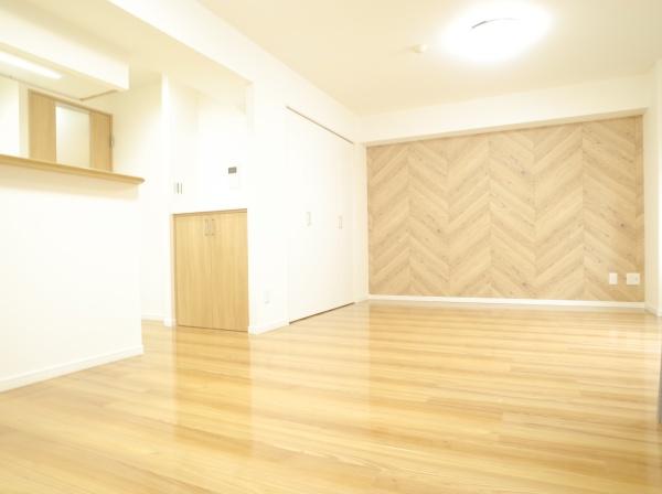 ウイングヒルズ一橋学園 南西角部屋!のリビング画像