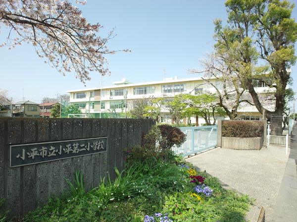 小平市学園東町3丁目の新築一戸建の小学校画像