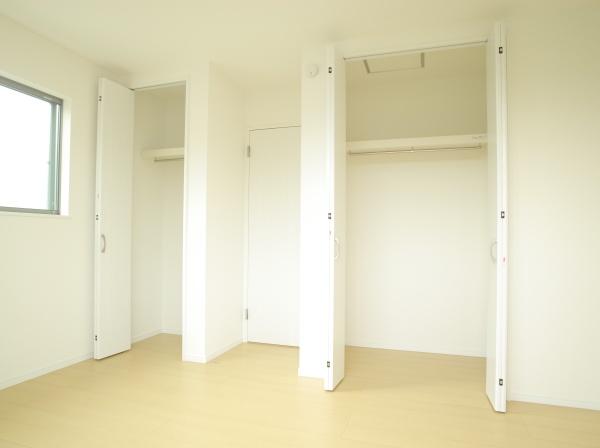 小平市学園東町２丁目の新築一戸建の収納画像