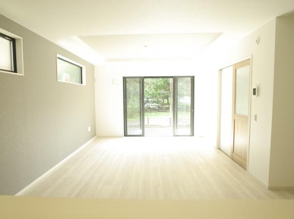 小平市小川町1丁目の新築一戸建のリビング画像