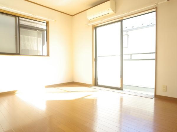 小平市小川町１丁目の中古一戸建の洋室画像