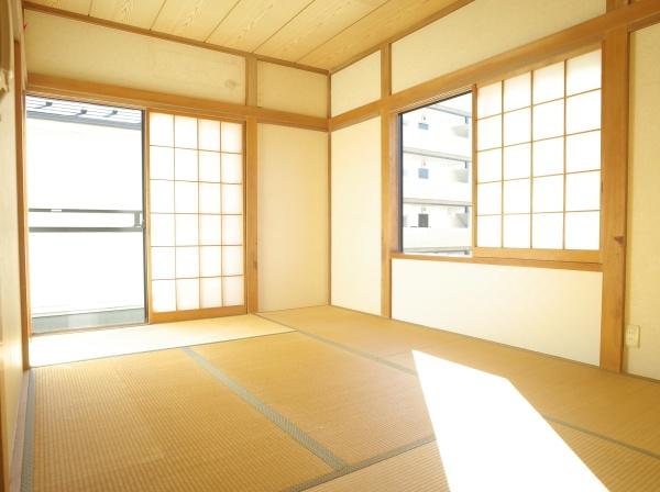 小平市小川町１丁目の中古一戸建の和室画像