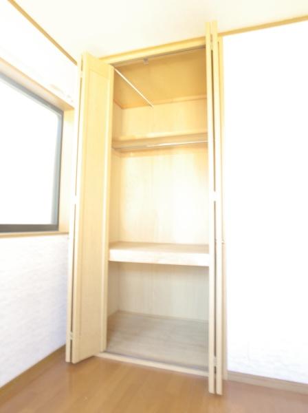 小平市小川町１丁目の中古一戸建の収納画像