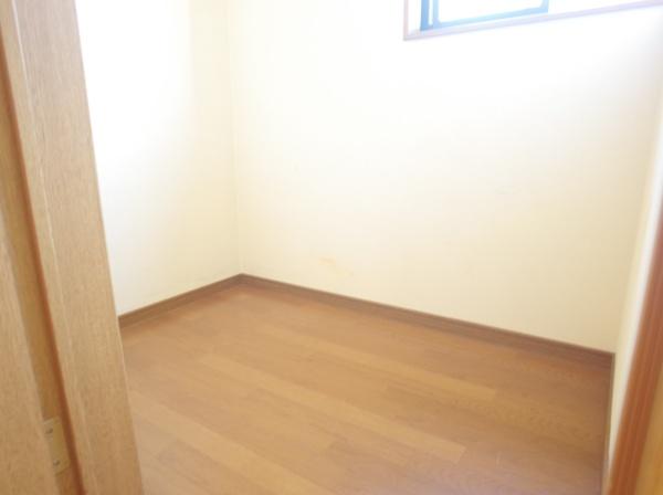 小平市小川町１丁目の中古一戸建の収納画像