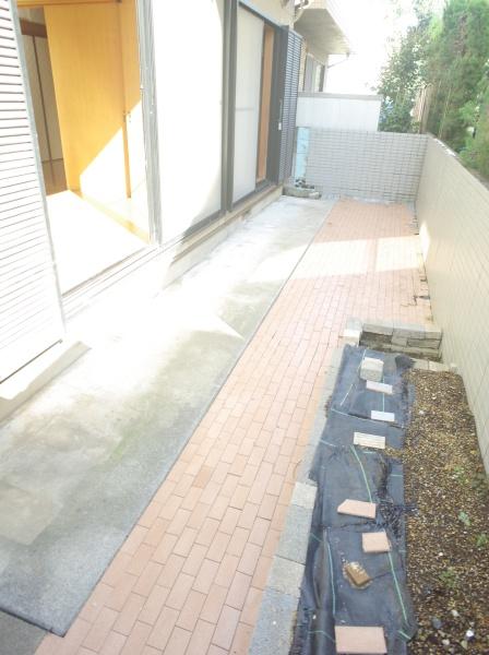 小平市小川町１丁目の中古一戸建の庭画像