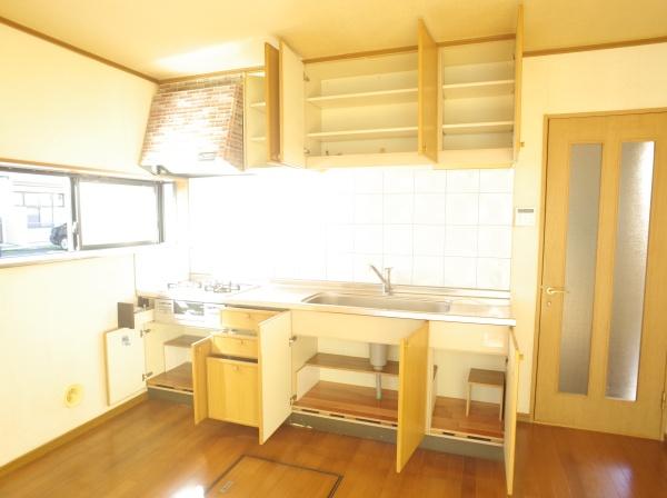 小平市小川町１丁目の中古一戸建のキッチン画像