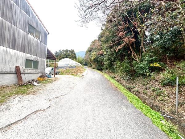 福岡県糸島市高祖字金剛土地の前面道路含む現地写真画像