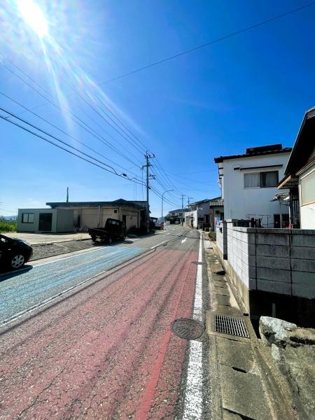 東区大字弘土地の前面道路含む現地写真画像