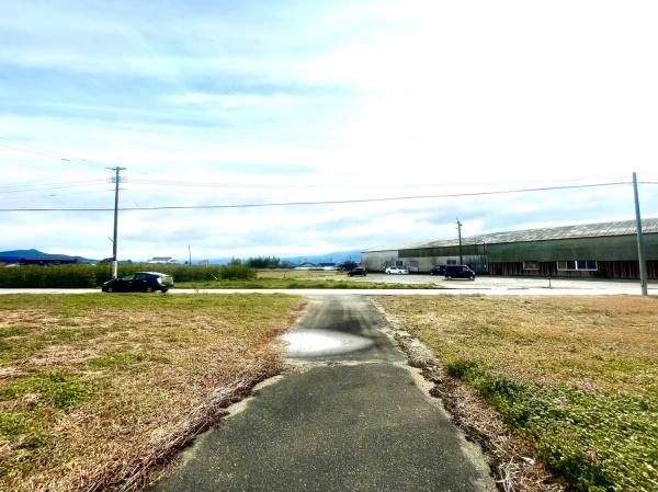福岡県朝倉市三奈木土地の前面道路含む現地写真画像