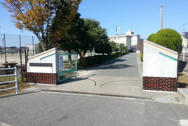 三愛シティライフ今宿Ⅱの中学校画像
