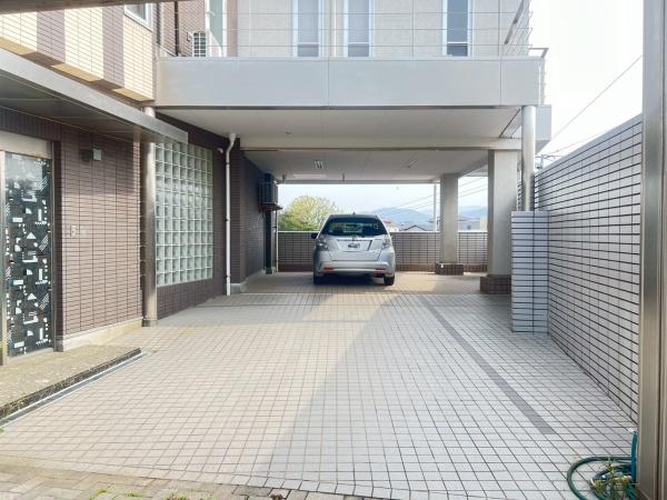 福岡市城南区田島３丁目戸建の駐車場画像