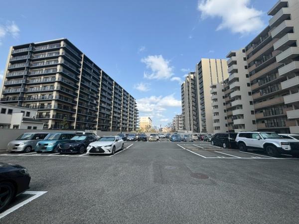 原パーク・ホームズの駐車場画像