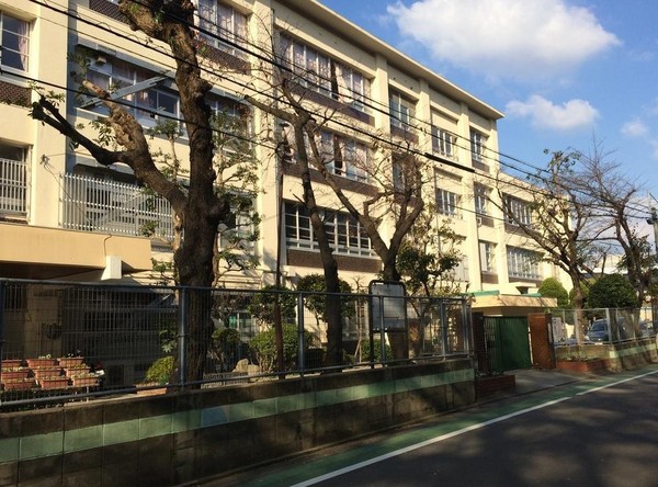 ピアセント長住南の小学校画像