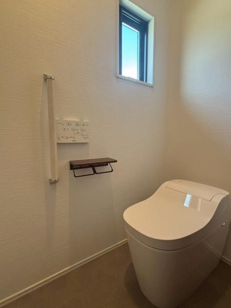 福岡市西区野方６丁目戸建のトイレ画像