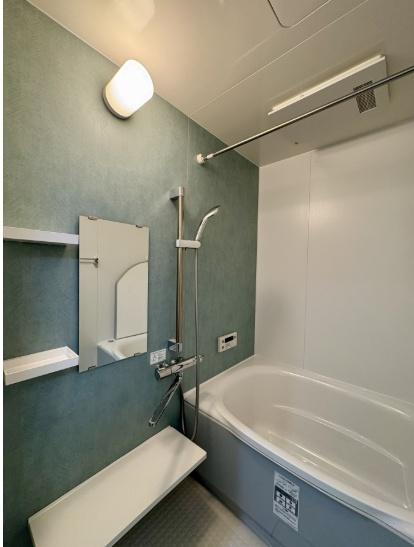 ロマネスク西公園のバス画像