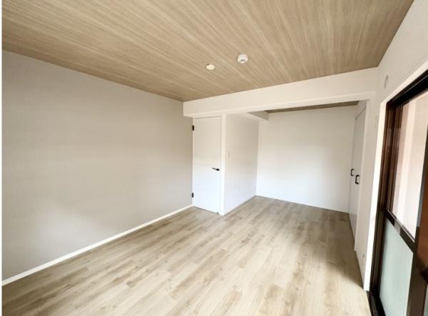 ロマネスク西公園の洋室画像