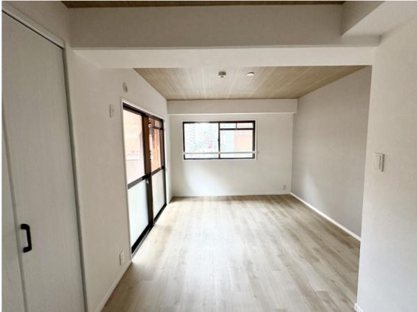 ロマネスク西公園の洋室画像