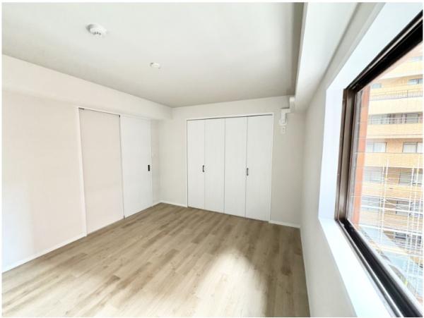 ロマネスク西公園の洋室画像