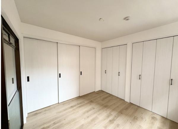 ロマネスク西公園の洋室画像