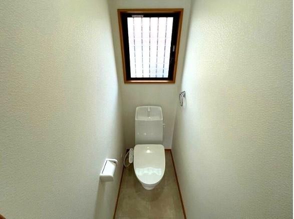 福岡市早良区内野3丁目戸建のトイレ画像
