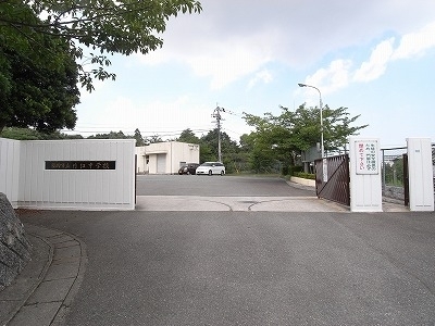 福岡市城南区南片江4丁目戸建の中学校画像