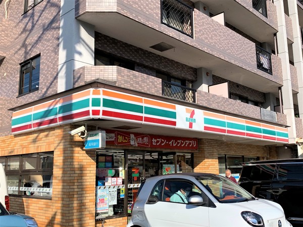 福岡市城南区南片江4丁目戸建のコンビニ画像