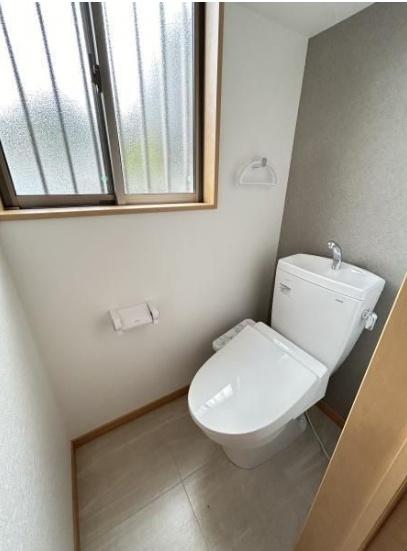 福岡市城南区南片江4丁目戸建のトイレ画像