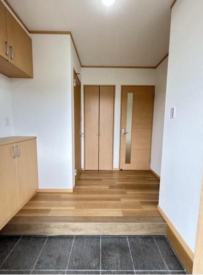 福岡市城南区南片江4丁目戸建の玄関画像