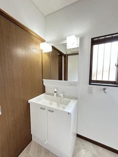 福岡市早良区野芥6丁目戸建の洗面台・洗面所画像