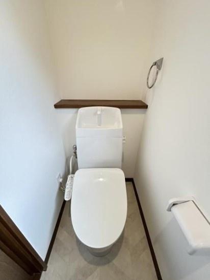 福岡市早良区野芥6丁目戸建のトイレ画像