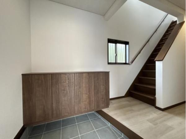 福岡市早良区野芥6丁目戸建の玄関画像