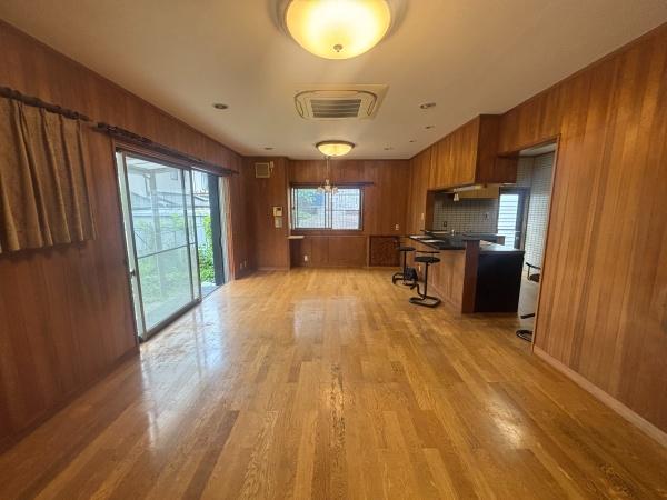 福岡県筑紫野市美しが丘南6丁目戸建のリビング画像