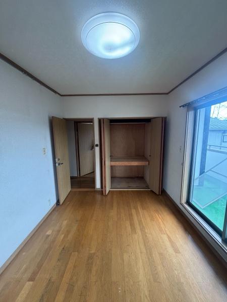 福岡県筑紫野市美しが丘南6丁目戸建の洋室画像