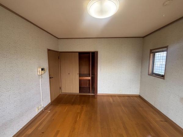 福岡県筑紫野市美しが丘南6丁目戸建の洋室画像